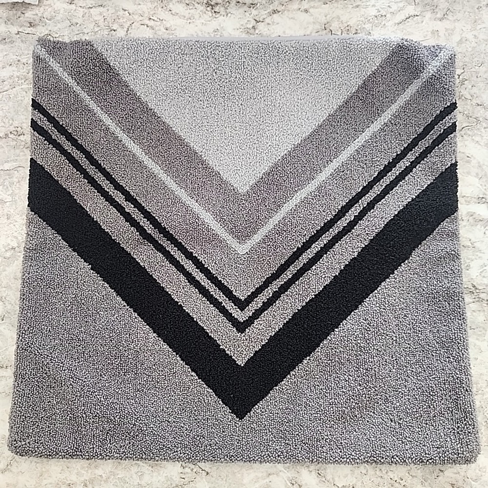 j crew pillow cover 18 X‎ 18 100% Cotton Geometric  Gray & Black